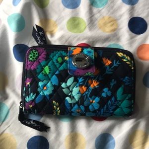 NWOT Vera Bradley wallet in perfect condition
